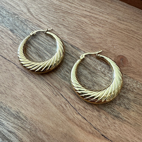 Blue Eye Jewellery // Twisted Crescent Hoops GP 20mm