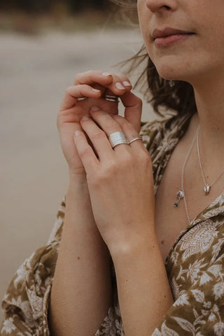 Hawkly // Linear Ring Silver