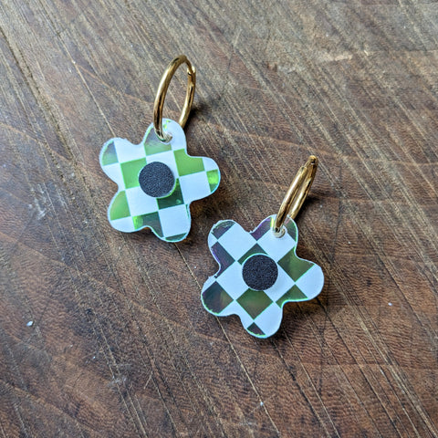 dconstruct // Daisy Hoops Checker Solar