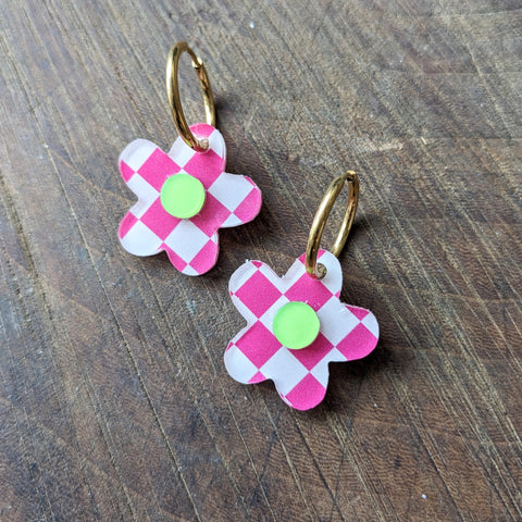 dconstruct // Daisy Hoops Checker Pink