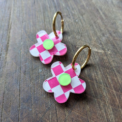 dconstruct // Daisy Hoops Checker Pink