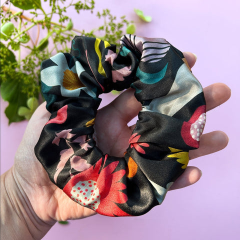 Dora Nola // Scrunchie 100% Silk Chasing Stories