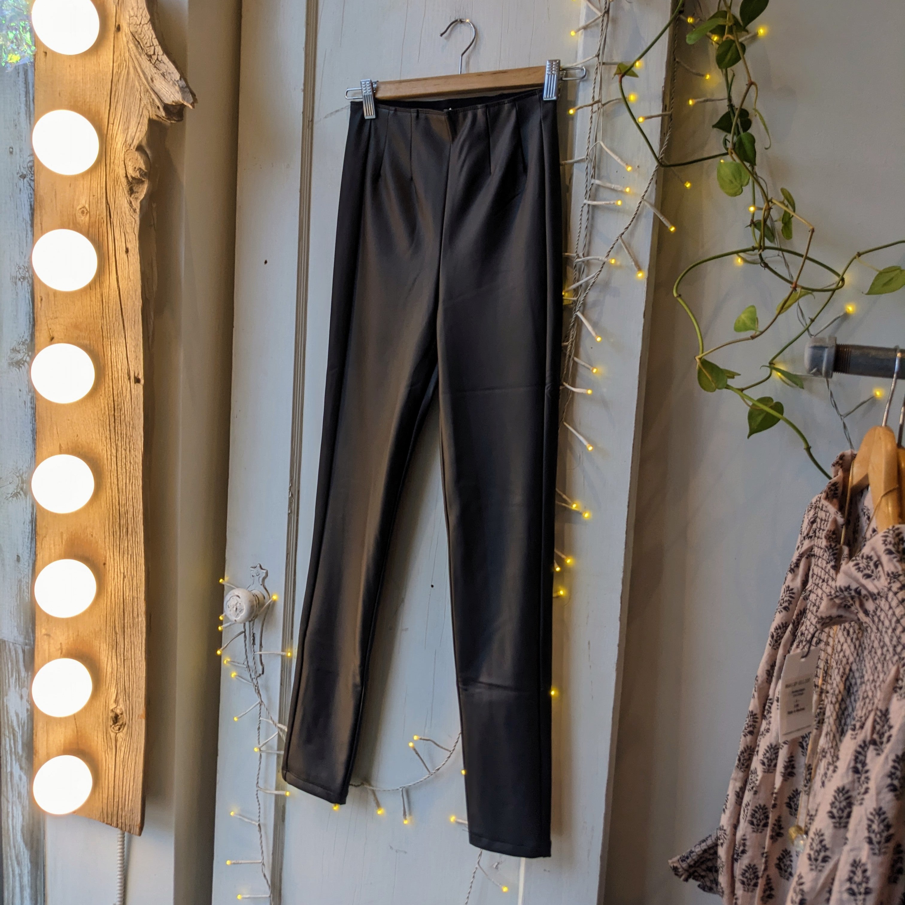 Faux Leather Leggings | URBAN TOUCH | SilkFred US