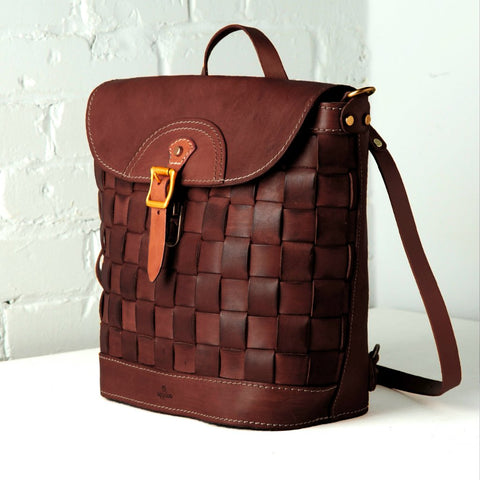 Uppdoo // Venture Convertible Backpack Chestnut