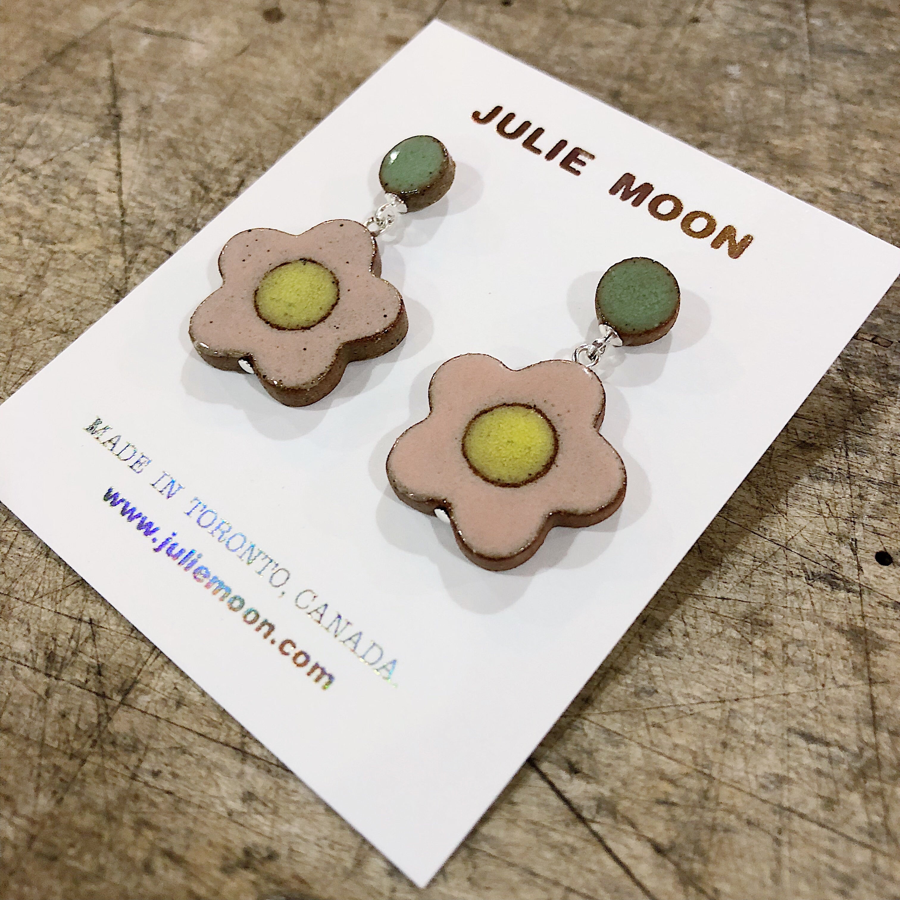 Julie Moon // Ceramic Daisy Earrings
