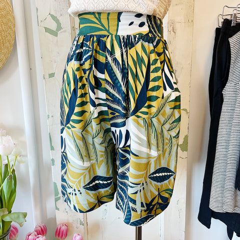 Allison Wonderland // Grenada Short Green Floral